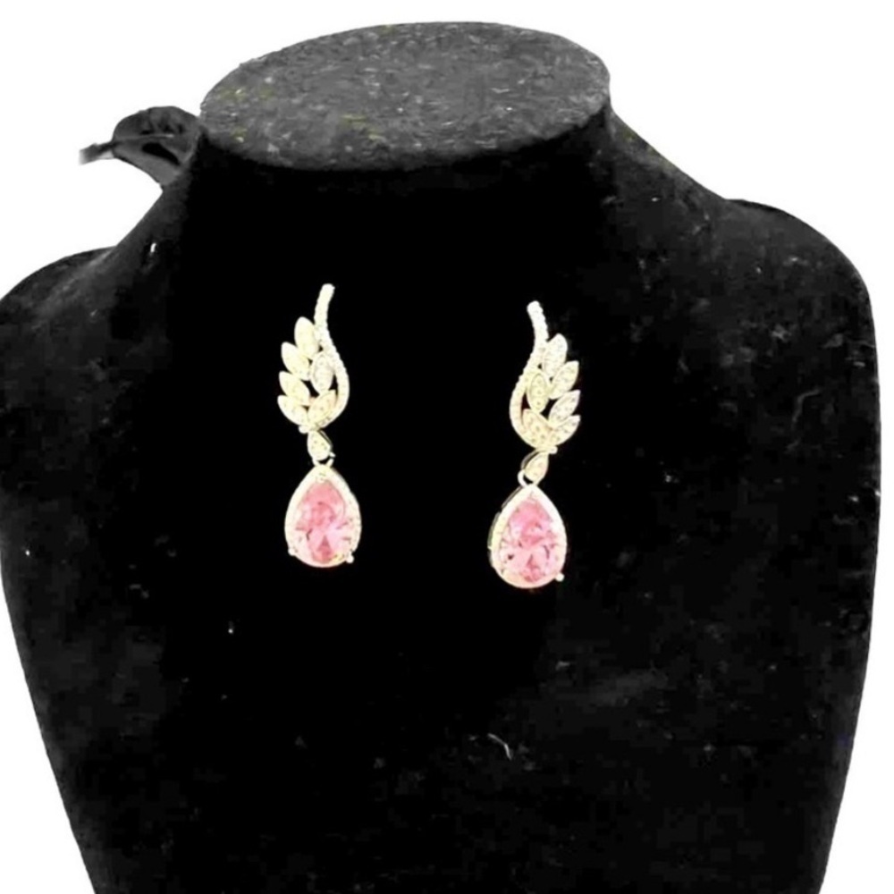 ANGEL KISS EARRINGS